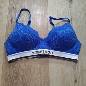 Victoria's Secret Lined No-Wire Blue Lace Bra size 34C